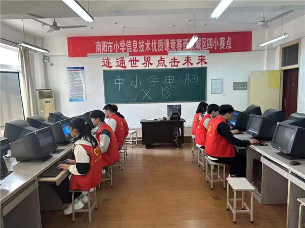南阳职业学院计算机与信息技术学院&ldquo;学雷锋&rdquo;系列活动获好评